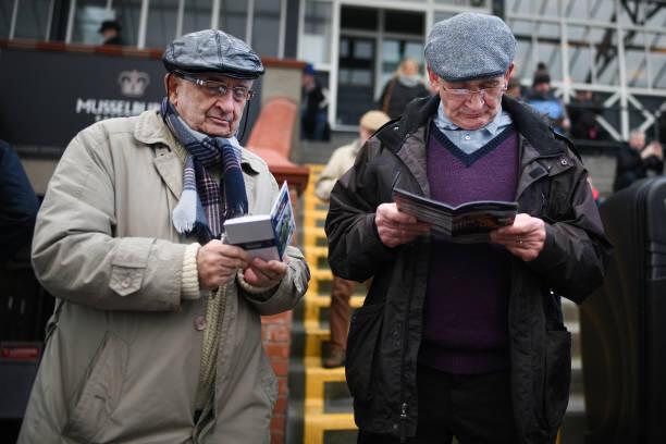 Musselburgh racegoers